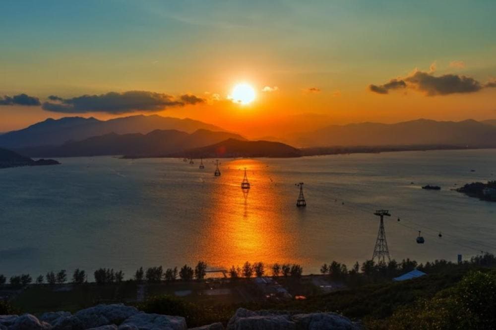 Trải nghiệm ngắm hoàng hôn trên biển.